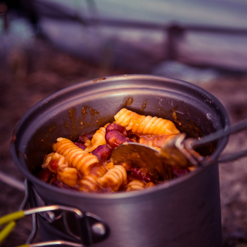 アヒージョ　調理　キャンプ
