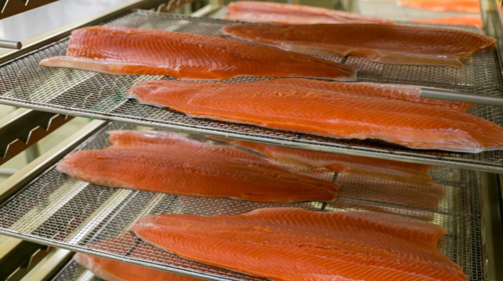 スモークサーモン　富士の介　｜ア・ターブル！