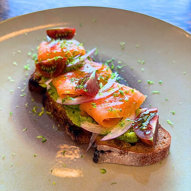 自家製 富士の介 スモークサーモン 冷凍 (10枚×3パック) ｜ア・ターブル！